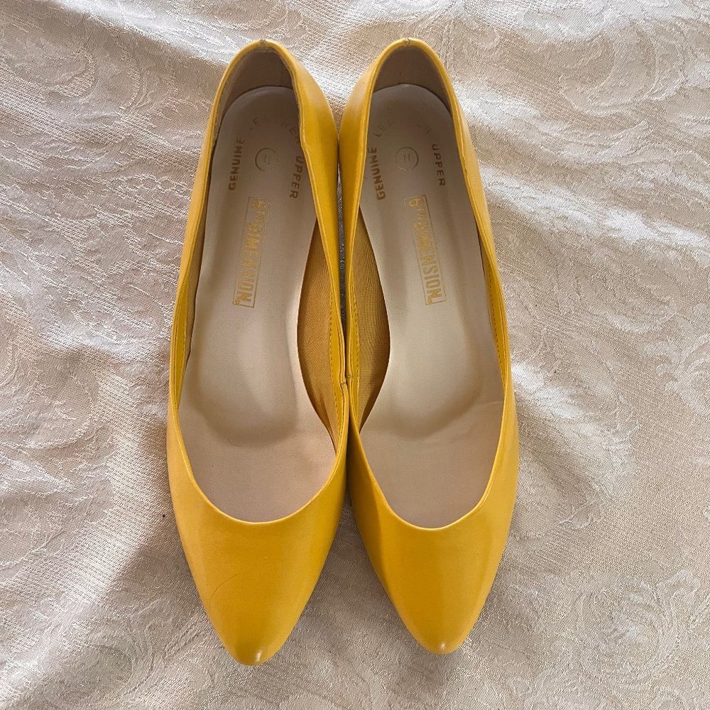 Yellow 80s 90s flats Vintage US 11 Women